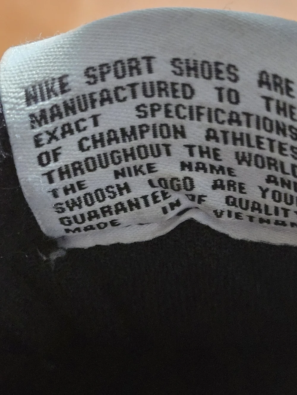 Nike Kids Black and White Low-Top Sneakers with Velcro Strap. Suze 12c
